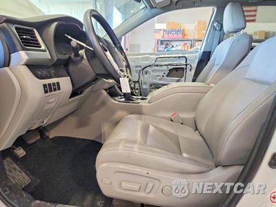 Zdjęcie 7 z 14 samochodu: 2018 TOYOTA HIGHLANDER LIMITED VIN:5TDDZRFH5JS878207 - miniatura
