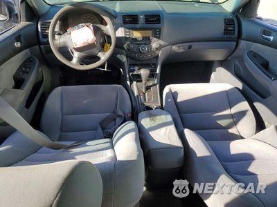 Zdjęcie 8 z 12 samochodu: 2005 HONDA ACCORD LX VIN:1HGCM56415A083806 - miniatura