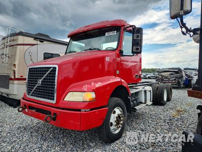 2014 VOLVO VNM TRUCK CAB AND CHASSIS 4V4MC9EG8EN166641 - główne zdjęcie licytacji z USA - miniatura