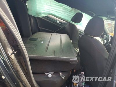 Zdjęcie 10 z 12 samochodu: 2016 VOLKSWAGEN GTI S/SE VIN:3VW4T7AU5GM036855 - miniatura