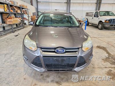 Piąte zdjęcie samochodu w środku: 2014 FORD FOCUS SE VIN:1FADP3K27EL253101 - miniatura