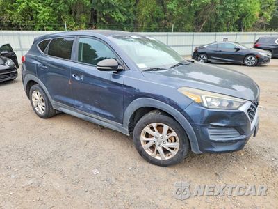 Czwarte zdjęcie samochodu z boku: 2019 HYUNDAI TUCSON SE VIN:KM8J23A47KU858137 - miniatura
