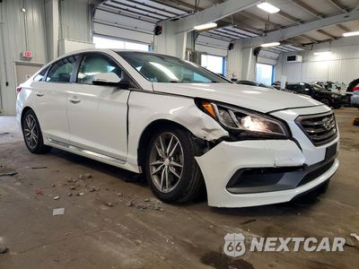 Czwarte zdjęcie samochodu z boku: 2017 HYUNDAI SONATA SPORT 2.0T VIN:5NPE34AB9HH557752 - miniatura