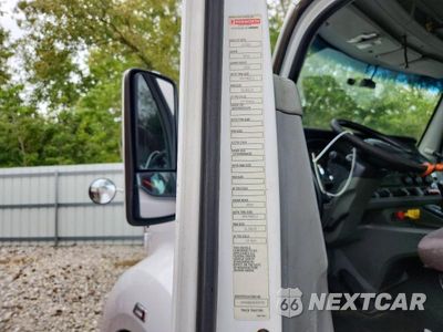 Zdjęcie 11 z 13 samochodu: 2014 KENWORTH CONSTRUCTION T680 VIN:1XKYA48X1EJ402978 - miniatura