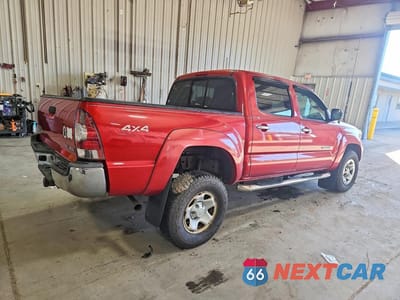 Trzecie zdjęcie samochodu z tyłu: 2013 TOYOTA TACOMA V6 VIN:3TMLU4EN3DM113148 - miniatura
