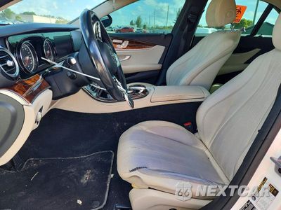 Zdjęcie 7 z 13 samochodu: 2019 MERCEDES-BENZ E 300 VIN:WDDZF4JBXKA683793 - miniatura