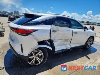 Trzecie zdjęcie samochodu z tyłu: 2024 LEXUS RX 350 PREMIUM VIN:JTJCHMAA0R2015519 - miniatura