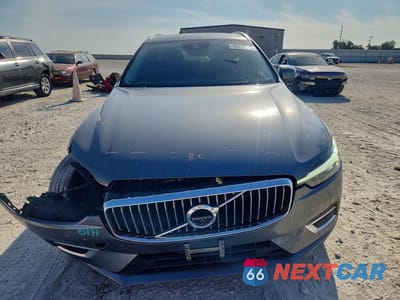 Piąte zdjęcie samochodu w środku: 2021 VOLVO XC60 T6 INSCRIPTION VIN:YV4A22RL1M1875799 - miniatura