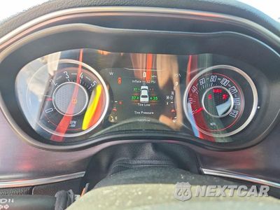 Zdjęcie 9 z 12 samochodu: 2015 DODGE CHALLENGER SXT VIN:2C3CDZAT7FH855320 - miniatura