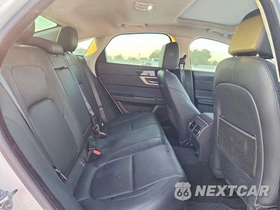 Zdjęcie 10 z 12 samochodu: 2020 JAGUAR XF PRESTIGE VIN:SAJBE4FX0LCY85357 - miniatura