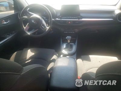 Zdjęcie 8 z 12 samochodu: 2019 KIA FORTE LXS VIN:3KPF24AD9KE091910 - miniatura