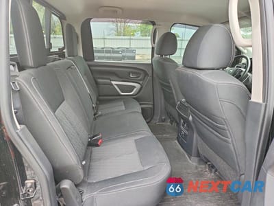 Zdjęcie 10 z 12 samochodu: 2018 NISSAN TITAN SV VIN:1N6AA1E50JN549226 - miniatura