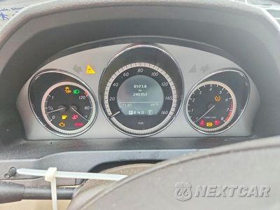Zdjęcie 9 z 12 samochodu: 2011 MERCEDES-BENZ C 300 VIN:WDDGF5EB8BF632187 - miniatura