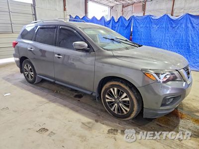 Czwarte zdjęcie samochodu z boku: 2017 NISSAN PATHFINDER SL VIN:5N1DR2MM0HC627271 - miniatura