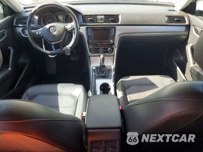 Zdjęcie 8 z 13 samochodu: 2019 VOLKSWAGEN PASSAT WOLFSBURG VIN:1VWLA7A33KC002660 - miniatura