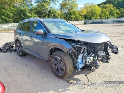 Czwarte zdjęcie samochodu z boku: 2025 NISSAN ROGUE SV VIN:5N1BT3BB0SC820799 - miniatura