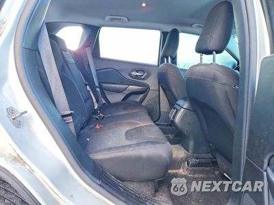 Zdjęcie 11 z 13 samochodu: 2019 JEEP CHEROKEE LATITUDE VIN:1C4PJLCBXKD297171 - miniatura
