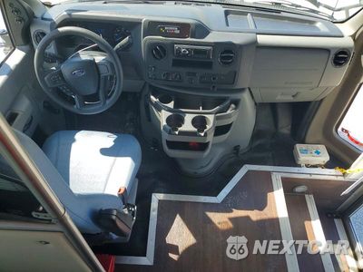 Zdjęcie 8 z 13 samochodu: 2021 FORD ECONOLINE E350 SUPER DUTY CUTAWAY VAN VIN:1FDEE3FN0MDC10829 - miniatura
