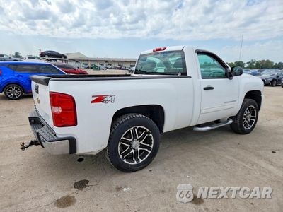 Trzecie zdjęcie samochodu z tyłu: 2011 CHEVROLET SILVERADO K1500 VIN:1GCNKPE0XBZ278436 - miniatura