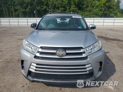 Piąte zdjęcie samochodu w środku: 2018 TOYOTA HIGHLANDER LE VIN:5TDZZRFH2JS288326 - miniatura