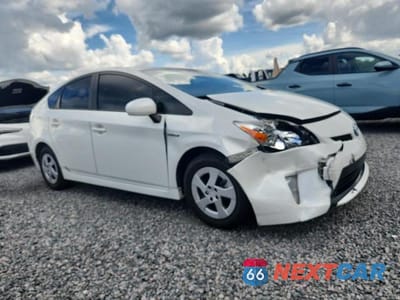 Czwarte zdjęcie samochodu z boku: 2013 TOYOTA PRIUS THREE VIN:JTDKN3DU7D1685932 - miniatura