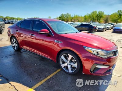 Czwarte zdjęcie samochodu z boku: 2019 KIA OPTIMA S VIN:5XXGT4L34KG372834 - miniatura