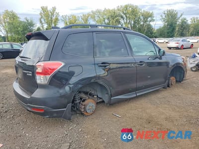 Trzecie zdjęcie samochodu z tyłu: 2017 SUBARU FORESTER 2.5I PREMIUM VIN:JF2SJAEC5HH417028 - miniatura