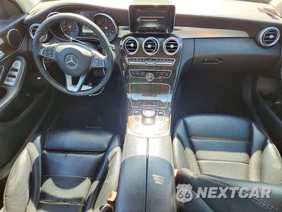 Zdjęcie 8 z 12 samochodu: 2017 MERCEDES-BENZ C 300 4MATIC VIN:55SWF4KB2HU201019 - miniatura