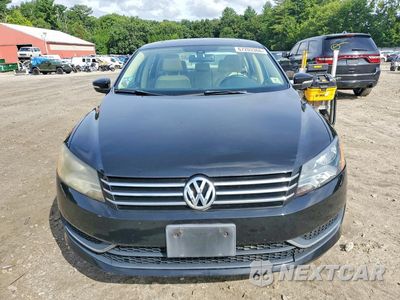 Piąte zdjęcie samochodu w środku: 2013 VOLKSWAGEN PASSAT SE VIN:1VWBP7A34DC125221 - miniatura