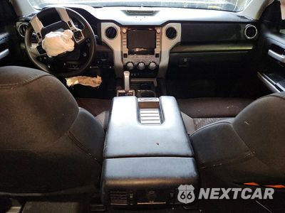 Zdjęcie 8 z 12 samochodu: 2020 TOYOTA TUNDRA CREWMAX SR5 VIN:5TFEY5F19LX262459 - miniatura