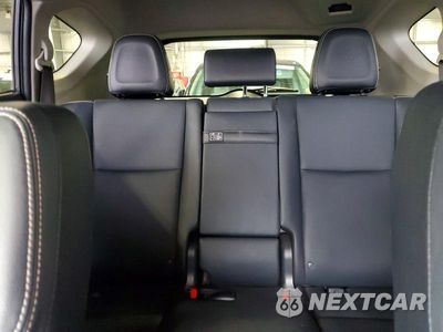 Zdjęcie 10 z 13 samochodu: 2017 TOYOTA RAV4 HV LIMITED VIN:JTMDJREV2HD081286 - miniatura