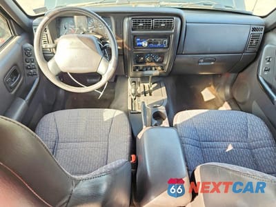 Zdjęcie 8 z 13 samochodu: 2000 JEEP CHEROKEE SPORT VIN:1J4FF48S0YL164357 - miniatura