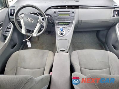 Zdjęcie 8 z 12 samochodu: 2011 TOYOTA PRIUS TWO VIN:JTDKN3DU2B5364905 - miniatura