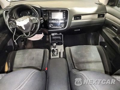 Zdjęcie 8 z 14 samochodu: 2016 MITSUBISHI OUTLANDER SE VIN:JA4AZ3A30GZ004697 - miniatura