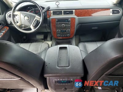Zdjęcie 8 z 14 samochodu: 2013 CHEVROLET SUBURBAN K1500 LT VIN:1GNSKJE77DR231193 - miniatura