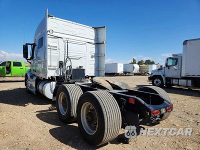 Drugie zdjęcie samochodu z przodu: 2019 VOLVO VNL SEMI TRUCK VIN:4V4NB9EH4KN215541 - miniatura