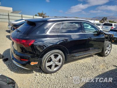 Trzecie zdjęcie samochodu z tyłu: 2019 AUDI E-TRON PRESTIGE VIN:WA1VAAGE9KB015883 - miniatura