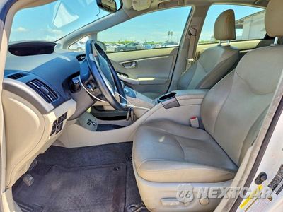 Zdjęcie 7 z 12 samochodu: 2015 TOYOTA PRIUS FOUR VIN:JTDKN3DU8F1918994 - miniatura