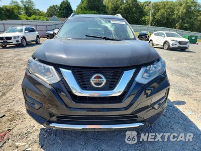 Piąte zdjęcie samochodu w środku: 2018 NISSAN ROGUE SV VIN:KNMAT2MV7JP603338 - miniatura