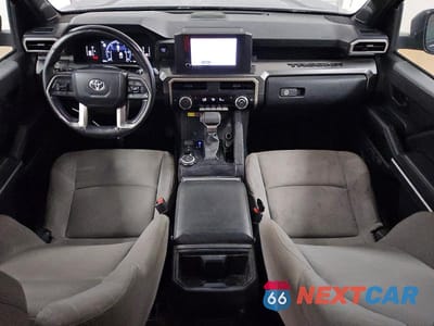 Zdjęcie 8 z 12 samochodu: 2024 TOYOTA TACOMA SR5 VIN:3TMLB5JNXRM008728 - miniatura