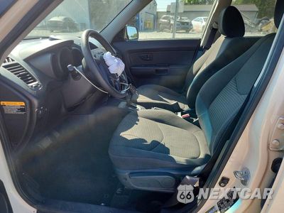Zdjęcie 7 z 13 samochodu: 2012 KIA SOUL BASE VIN:KNDJT2A57C7430458 - miniatura