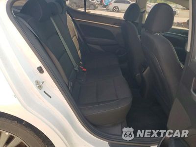 Zdjęcie 10 z 13 samochodu: 2018 HYUNDAI ELANTRA SEL VIN:5NPD84LF4JH258642 - miniatura