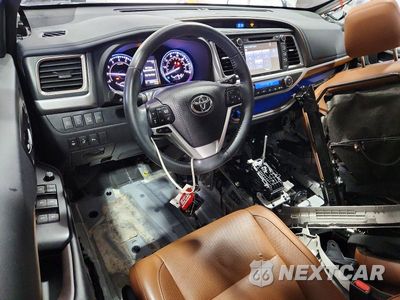 Zdjęcie 8 z 14 samochodu: 2019 TOYOTA HIGHLANDER LIMITED PLATINUM VIN:5TDDZRFH7KS702163 - miniatura