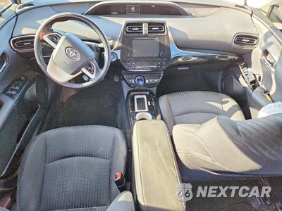 Zdjęcie 8 z 12 samochodu: 2016 TOYOTA PRIUS THREE VIN:JTDKARFU2G3514221 - miniatura