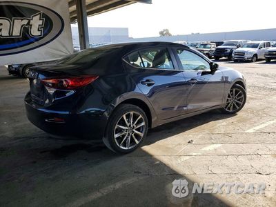 Trzecie zdjęcie samochodu z tyłu: 2018 MAZDA 3 TOURING VIN:3MZBN1V33JM191380 - miniatura