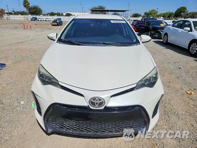 Piąte zdjęcie samochodu w środku: 2017 TOYOTA COROLLA SE VIN:5YFBURHEXHP654426 - miniatura