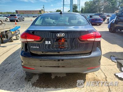 Zdjęcie 6 z 12 samochodu: 2018 KIA FORTE LX VIN:3KPFK4A72JE234575 - miniatura