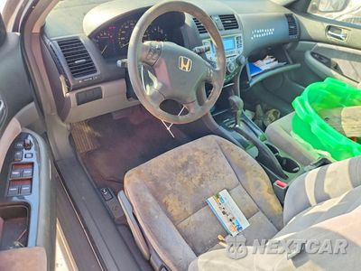 Zdjęcie 8 z 12 samochodu: 2007 HONDA ACCORD SE VIN:JHMCM56357C007419 - miniatura