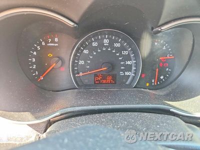 Zdjęcie 9 z 13 samochodu: 2015 KIA SORENTO LX VIN:5XYKTDA61FG638528 - miniatura