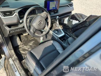 Zdjęcie 8 z 13 samochodu: 2025 TOYOTA RAV4 XSE VIN:JTMFB3FV7SD235418 - miniatura